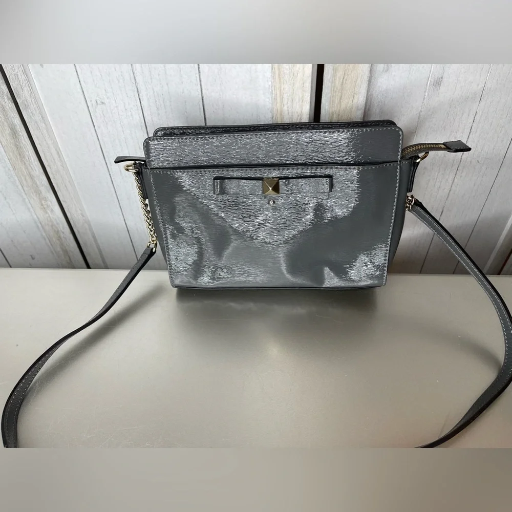 Kate Spade Hancock Park Angelica Doe Patent Leather Crossbody Purse Bag Gray